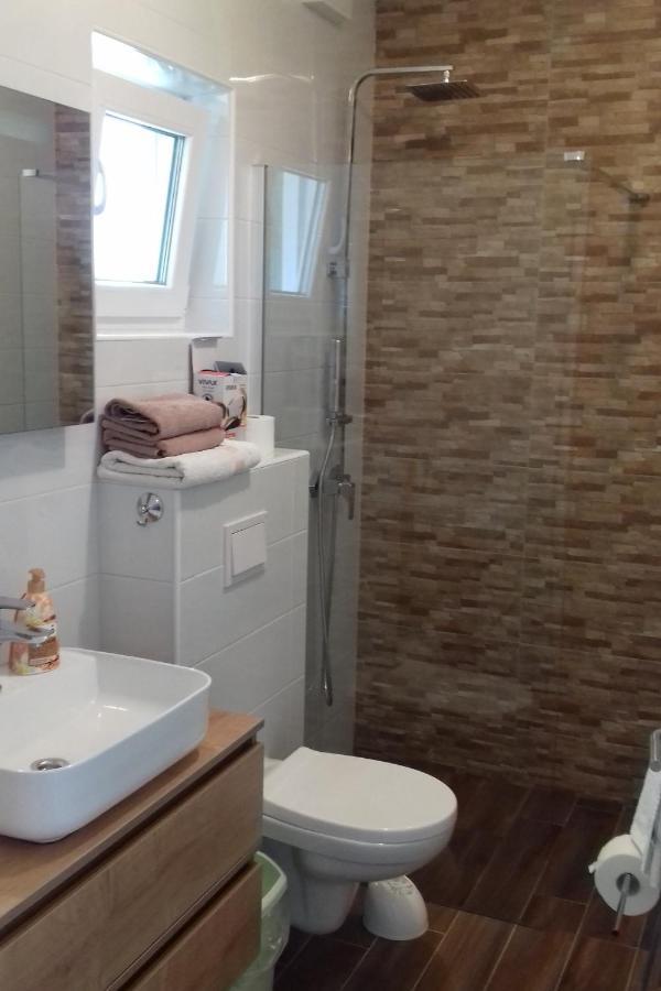 Family Friendly Apartments With A Swimming Pool Supetarska Draga - Donja, Rab - 2019 Kültér fotó