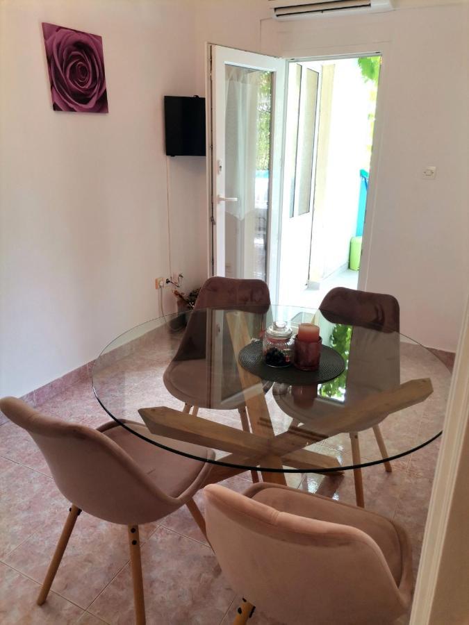 Family Friendly Apartments With A Swimming Pool Supetarska Draga - Donja, Rab - 2019 Kültér fotó