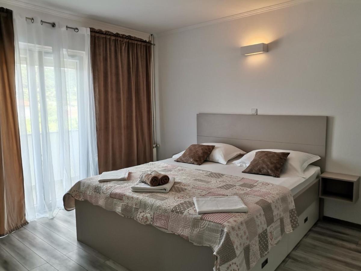 Family Friendly Apartments With A Swimming Pool Supetarska Draga - Donja, Rab - 2019 Kültér fotó