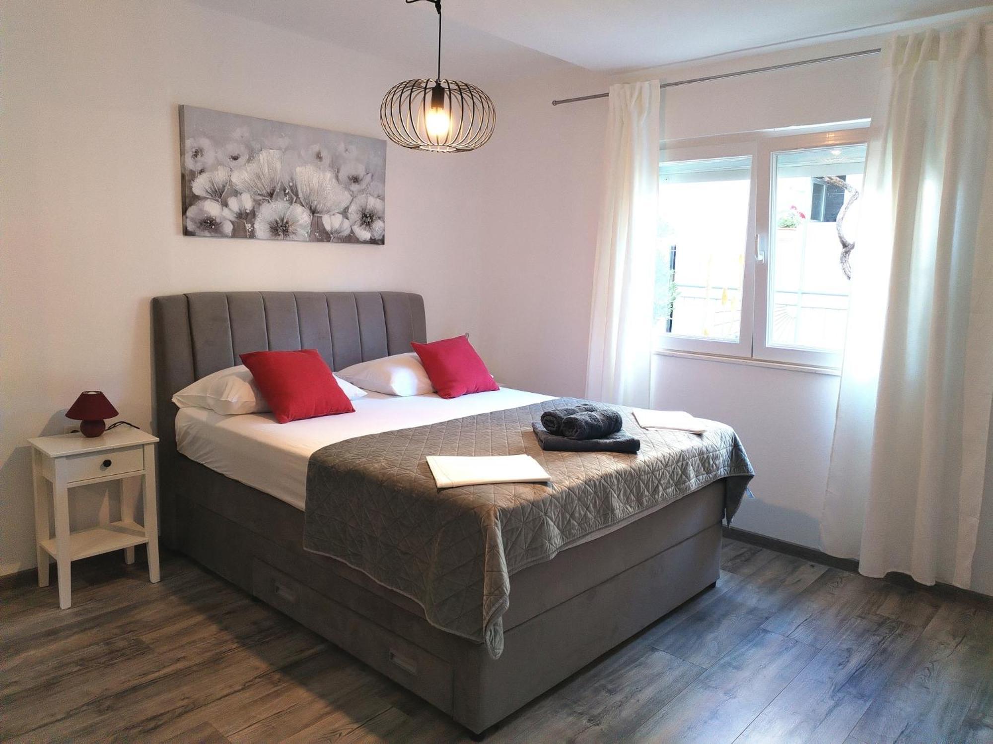 Family Friendly Apartments With A Swimming Pool Supetarska Draga - Donja, Rab - 2019 Kültér fotó